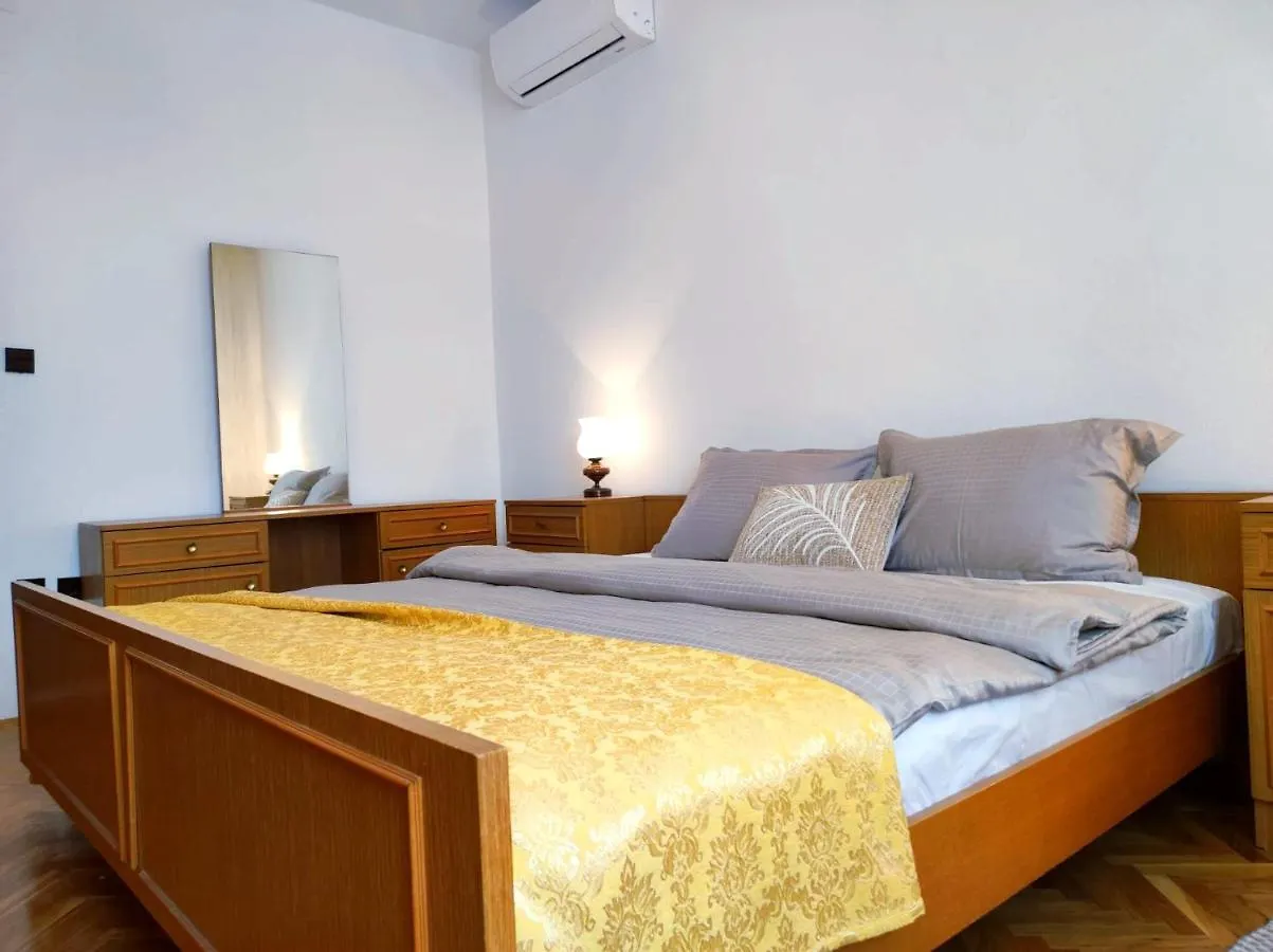 Apartment Olive II Kastela